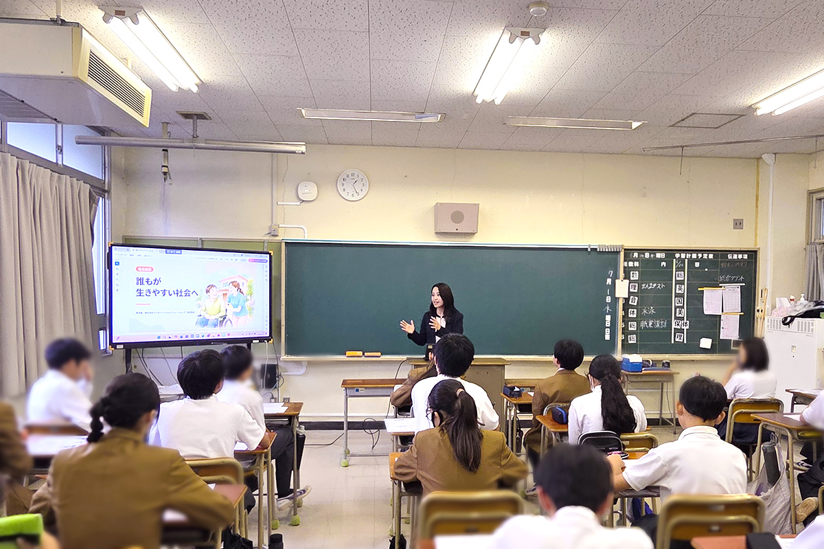 広島市立瀬野川東中学校にて職業講話を行いました。